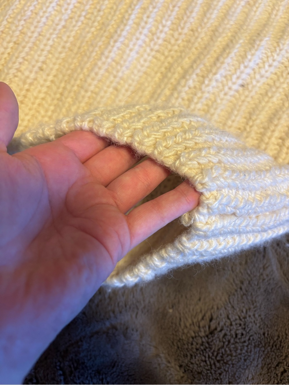 ☀️ H&M ☀️ thick knit sweater - Picture 6 of 9